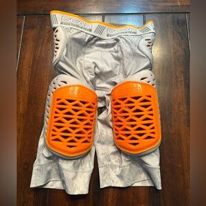 Gear Pro-Tec 5-Pad football compression shorts size Men’s Medium